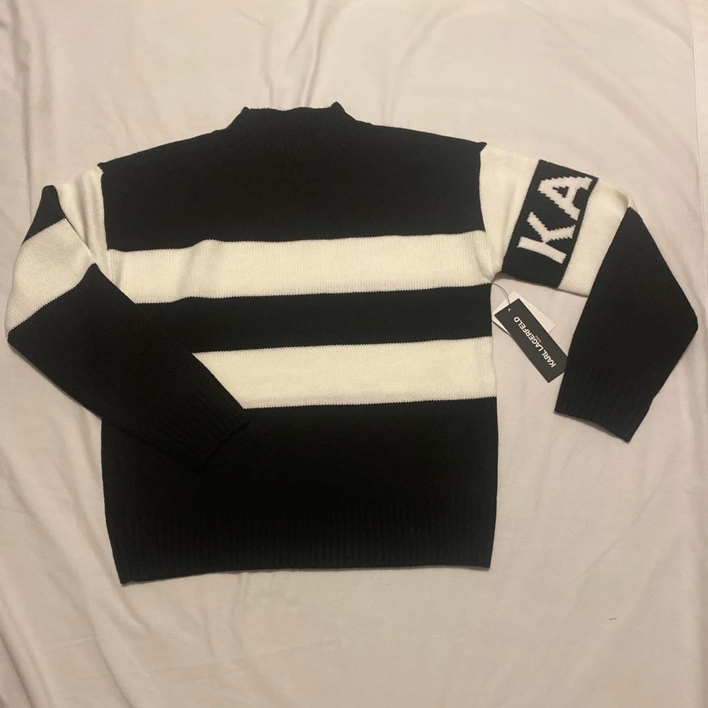 Never worn. Smoke and pet free home